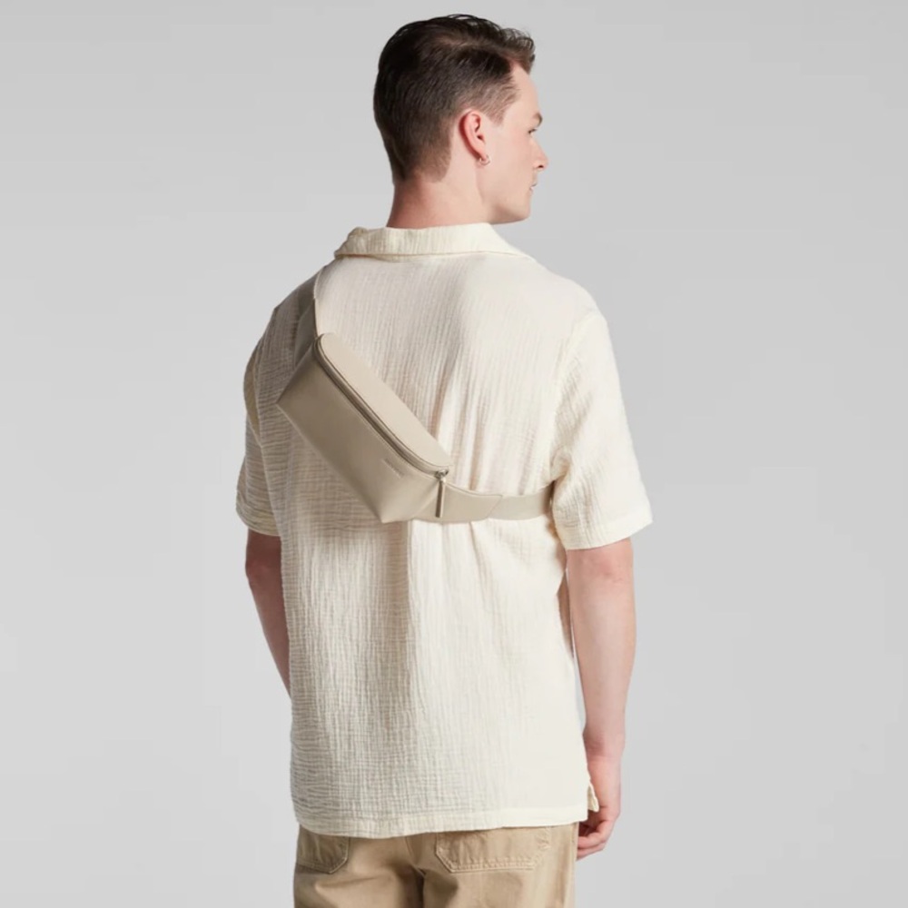 NEW Monos Metro Sling Belt Bag: Ivory - Picture 9 of 9